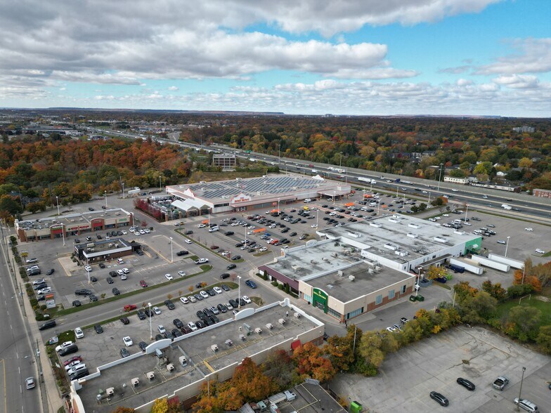 More Photos Of 142 Cross Ave, Oakville Auto Repair For Sale
