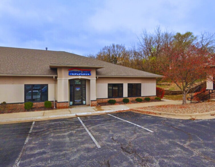 More Photos Of 21620-21628 Midland Dr, Shawnee Office For Sale