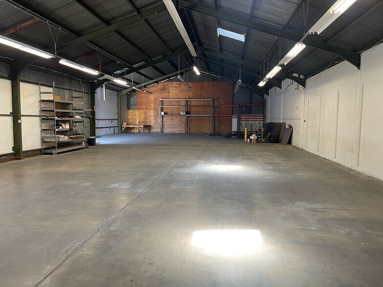 More Photos Of 110 Hegenberger Loop, Oakland Warehouse For Sale