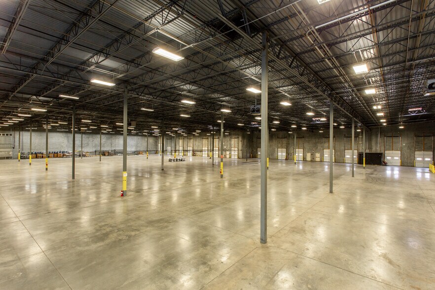 More Photos Of 7000 Highlands Pky SE, Smyrna Warehouse For Lease