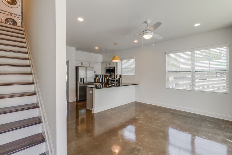 More Photos Of 402 S Saluda Ave, Columbia Apartments For Sale