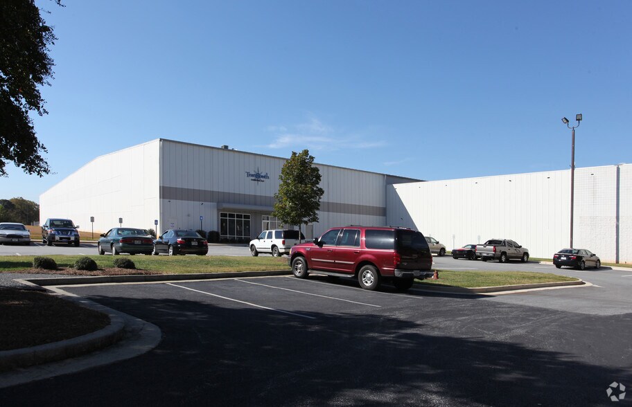 More Photos Of 1001 Cherry Dr, Braselton Warehouse For Lease