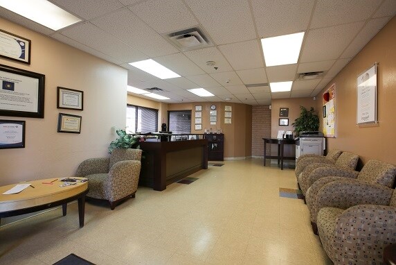 More Photos Of 5050 N 19th Ave, Phoenix Schools For Lease