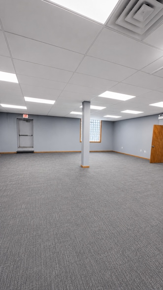 More Photos Of 5527-5543 N Broadway St, Chicago Loft Creative Space For Lease