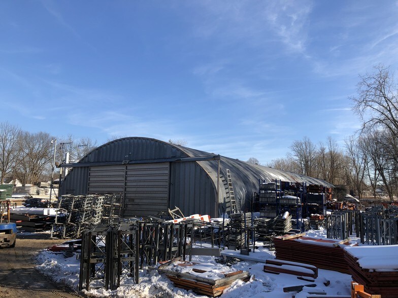 More Photos Of 15-45 Ocallaghan Ln, Red Hook Warehouse For Lease