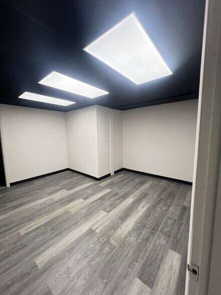 More Photos Of 724 Montana Dr, Charlotte Warehouse For Lease