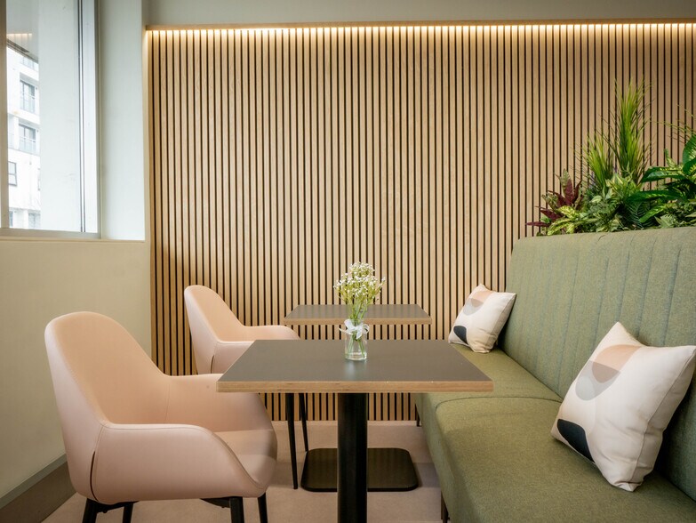 More Photos Of Charles Sq, Bracknell Coworking Space