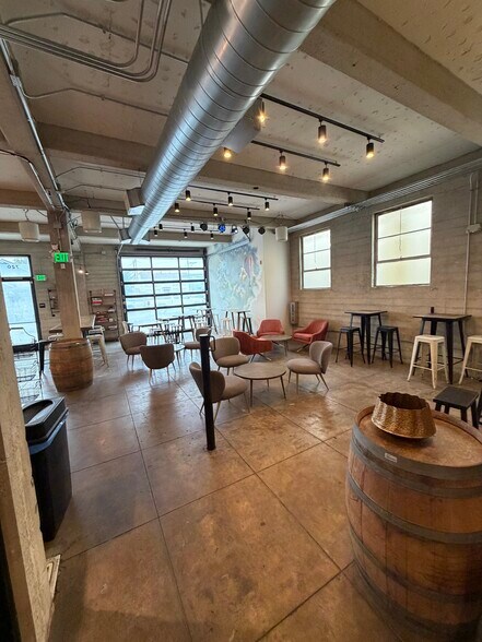 More Photos Of 700 E Broadway, Long Beach Restaurant For Sale