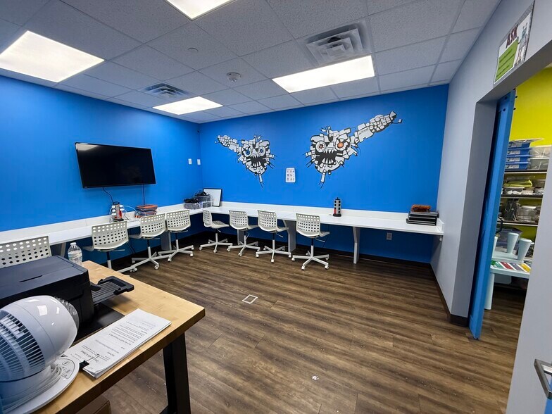More Photos Of 16733 W Airport Blvd, Richmond Storefront For Lease