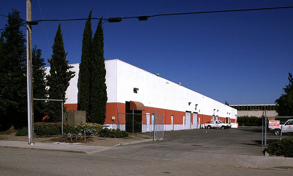 More Photos Of 1811 S 7th St, San Jose Warehouse For Sale