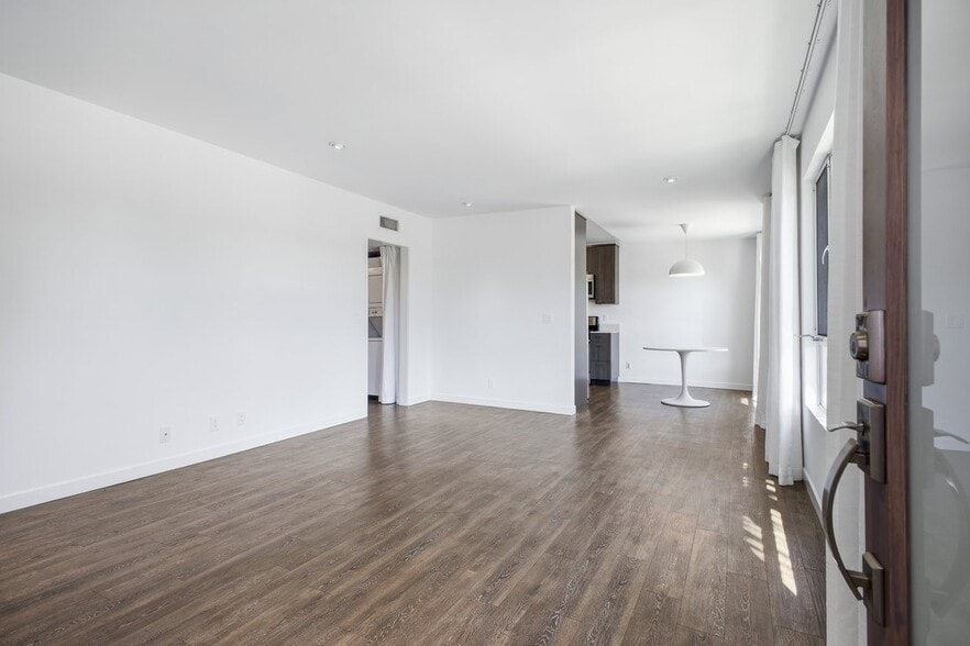 More Photos Of 3425 Helms Ave, Culver City Apartments For Sale