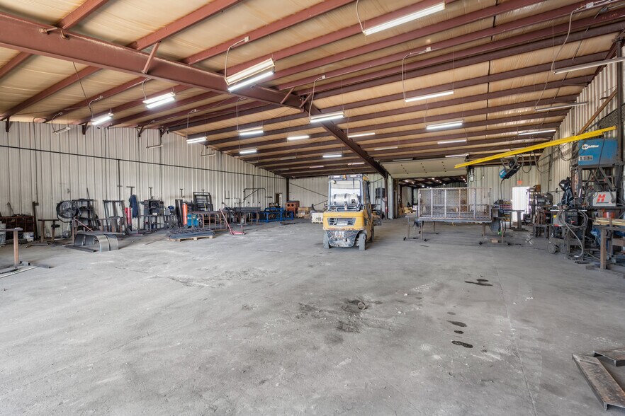 More Photos Of 2946 State Highway V, Matthews Warehouse For Sale