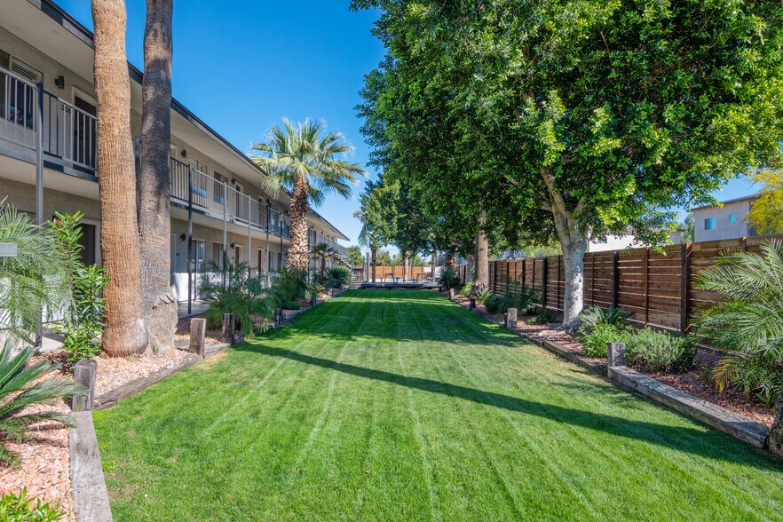 More Photos Of 2020 W Orangewood Ave, Phoenix Apartments For Sale