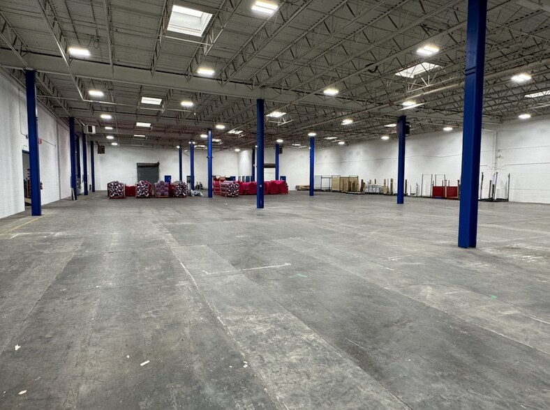More Photos Of 1 Raritan Rd, Oakland Manufacturing For Lease