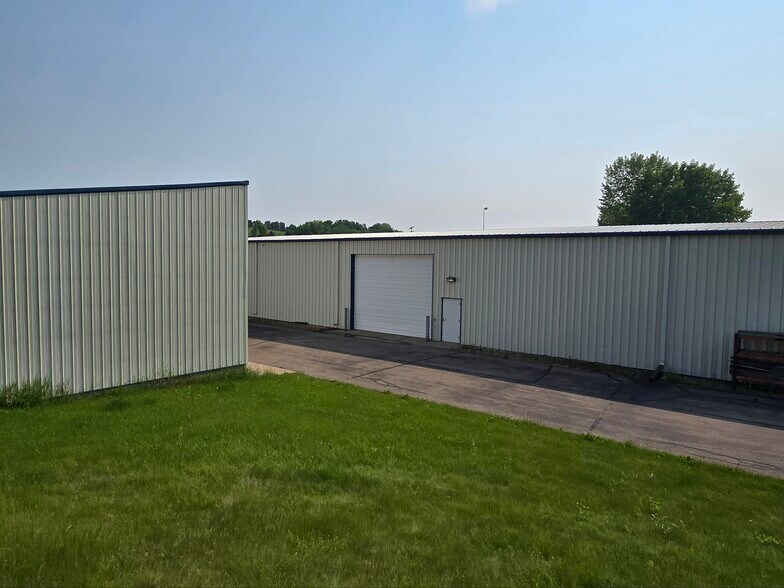 More Photos Of 855 Industrial Dr, Mondovi Distribution For Lease