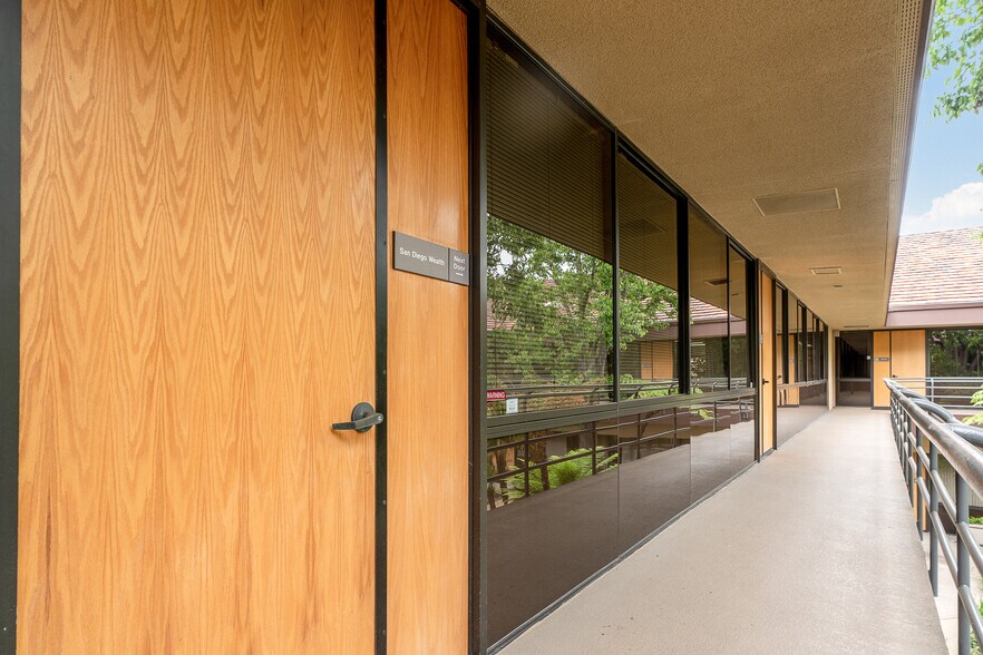 More Photos Of 6390 Greenwich Dr, San Diego Loft Creative Space For Lease