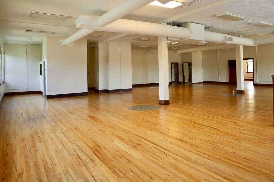 More Photos Of 3201 Curtis St, Denver Office For Sale