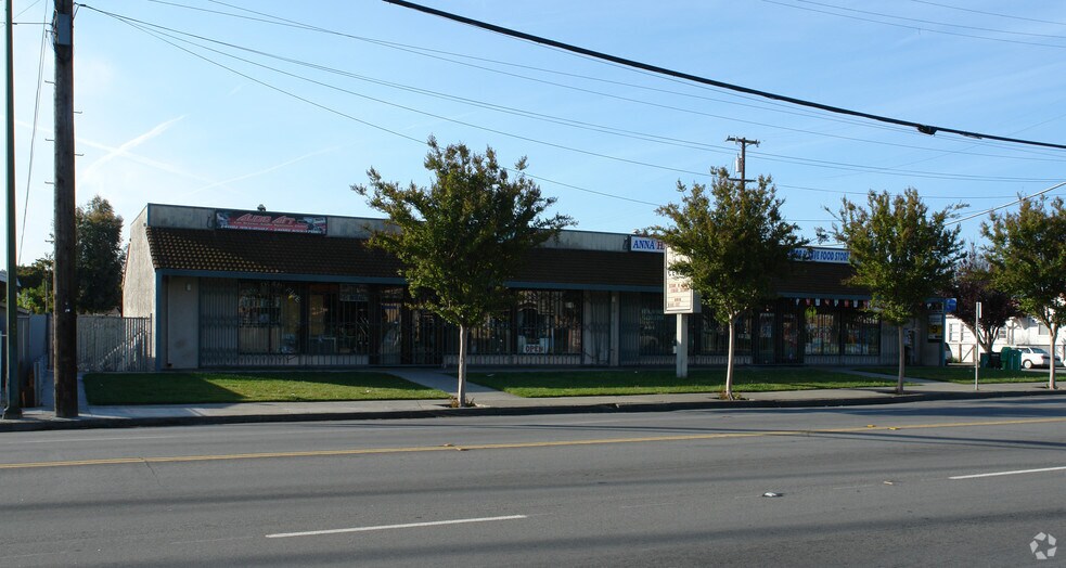 Primary Photo Of 1212 E Julian St, San Jose Storefront For Lease
