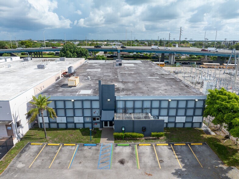 More Photos Of 601 W 20th St, Hialeah Warehouse For Sale