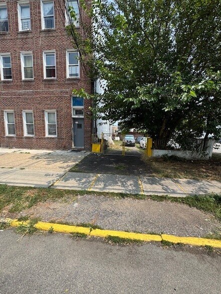 More Photos Of 170 Soundview Ave, Bronx Apartments For Sale