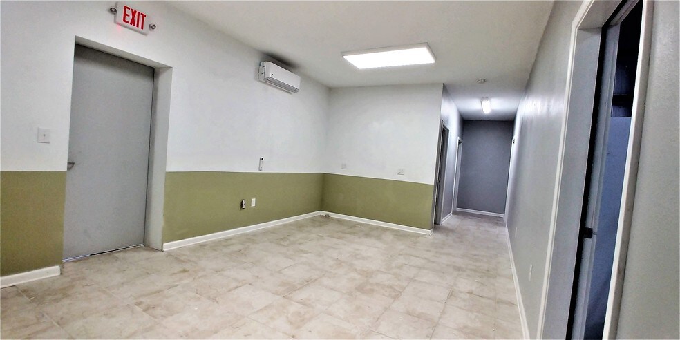 More Photos Of 614 Clear Creek Ave, League City Warehouse For Lease