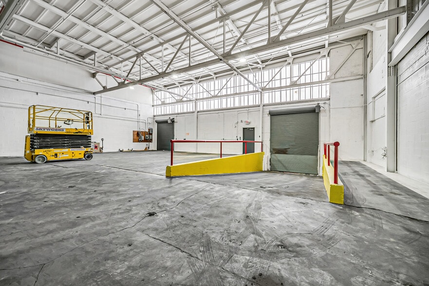 More Photos Of 799 E 73rd St, Cleveland Warehouse For Lease