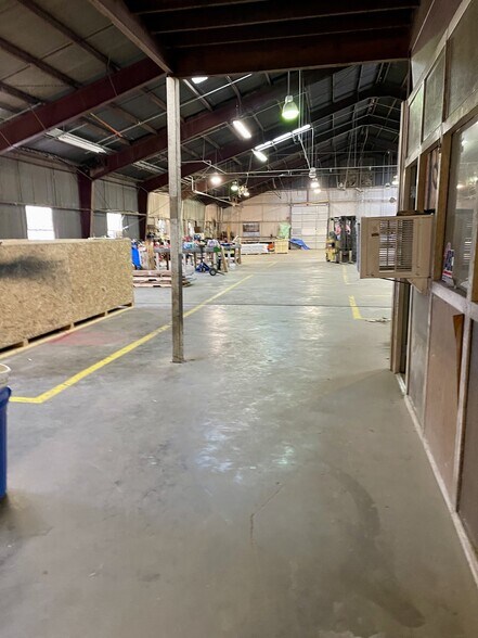More Photos Of 2689 Livingston Rd, Jackson Warehouse For Sale