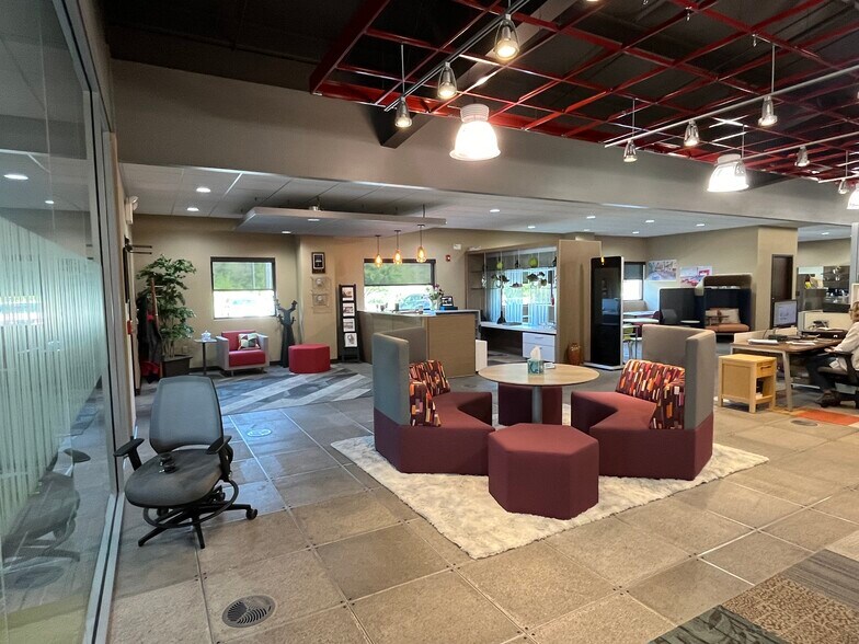 More Photos Of 7813 Derry St, Harrisburg Warehouse For Lease