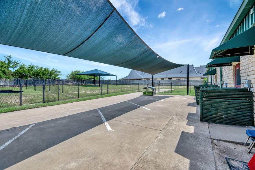 More Photos Of 132 El Chico Trl, Willow Park Medical For Lease