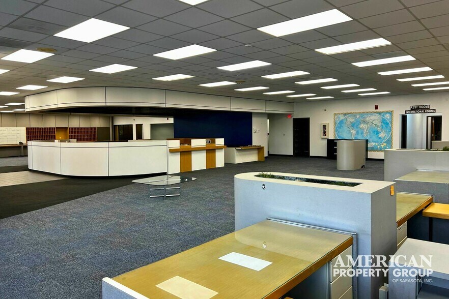 More Photos Of 2100 S Tamiami Trl, Venice Office For Lease