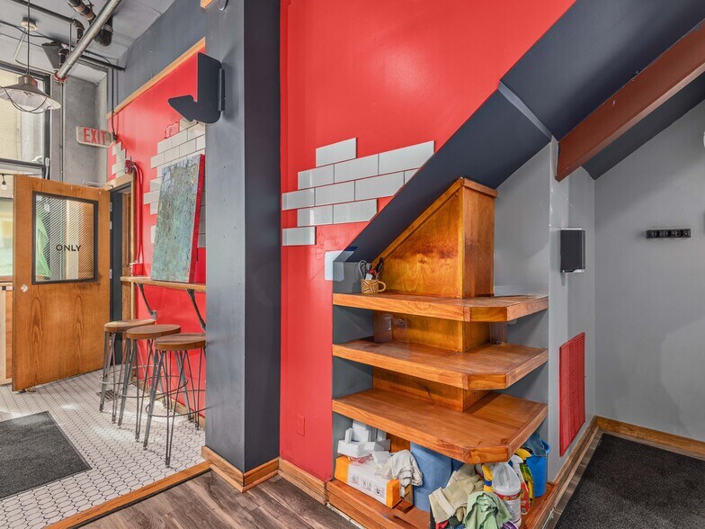 More Photos Of 48 College St, Asheville General Retail For Lease