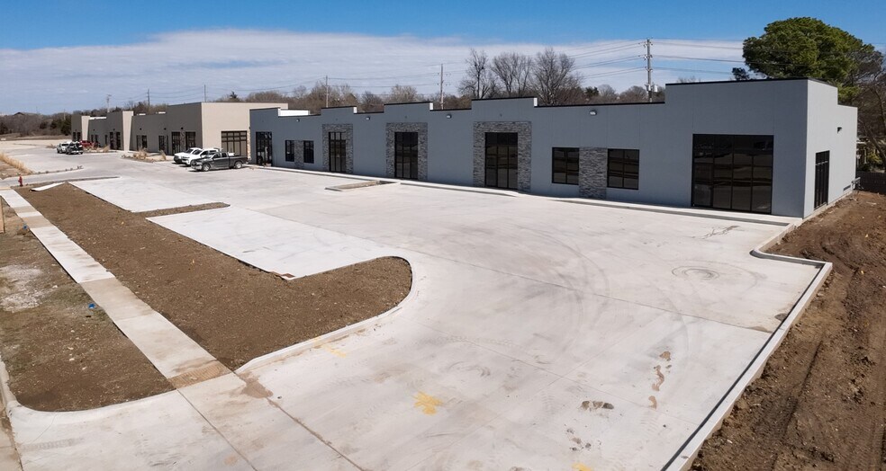 More Photos Of 1101 N Birch Ave, Broken Arrow Office For Lease