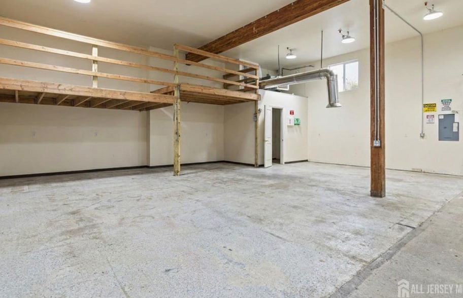 More Photos Of 46 N Main St, Milltown General Retail For Lease