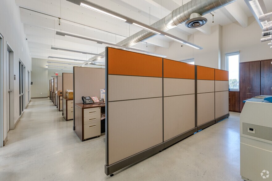 More Photos Of 2200 SW 67th Ave, Miami Office For Sale