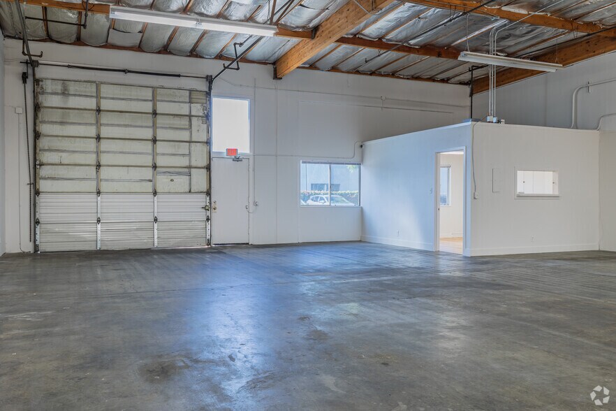 More Photos Of 70 Glenn Way, San Carlos Unknown For Lease