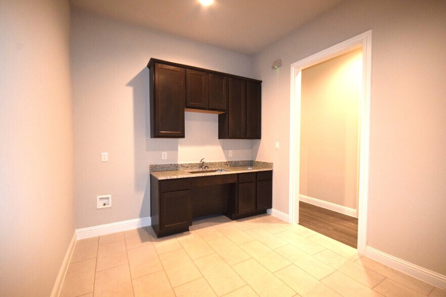 More Photos Of 2601 Little Elm Parkway, Little Elm Office For Sale