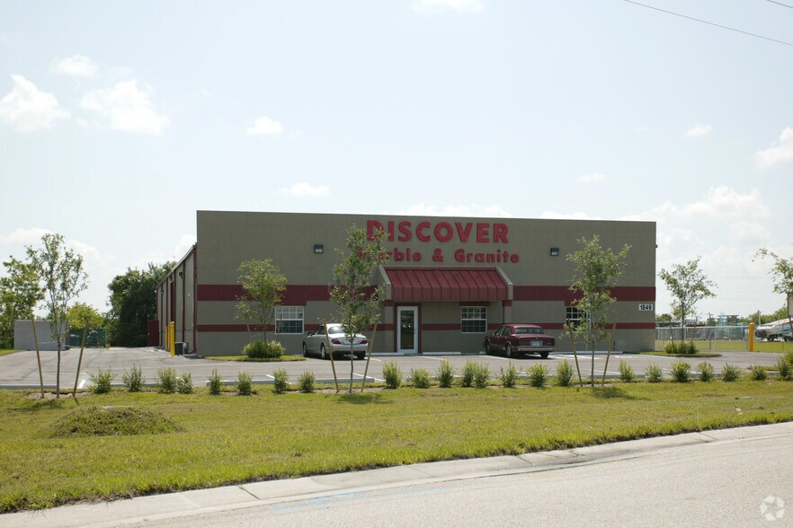 More Photos Of 1849 Benchmark Ave, Fort Myers Warehouse For Lease