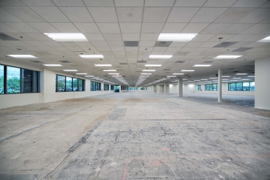 More Photos Of 4645 E Cotton Center Blvd, Phoenix Office For Lease