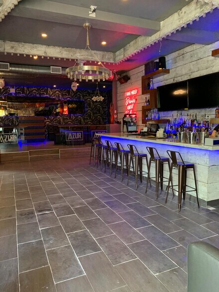 More Photos Of 3329 Astoria Blvd, Astoria General Retail For Sale