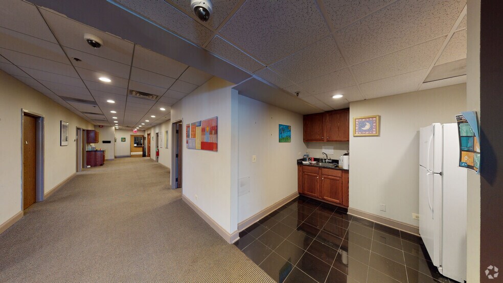 More Photos Of 1204-1332 W Northwest Hwy, Palatine Office For Lease