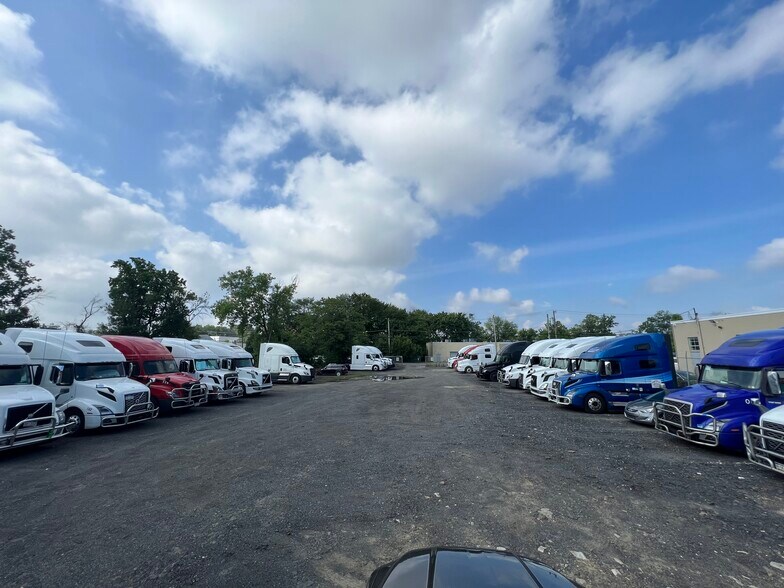 More Photos Of 2067 Bennett, Philadelphia Land For Lease