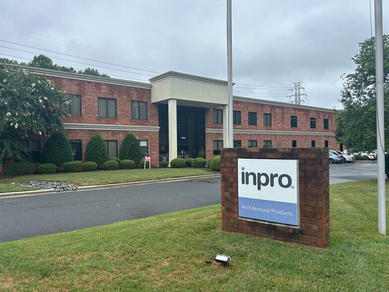 More Photos Of 8012 Tower Point Dr, Charlotte Light Distribution For Lease