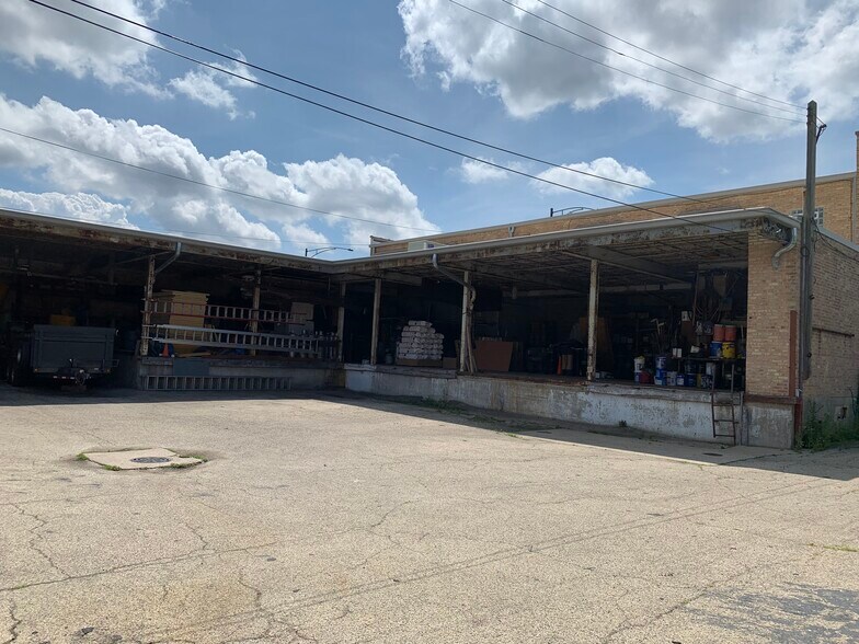 More Photos Of 4617-4623 N Pulaski Rd, Chicago Warehouse For Sale