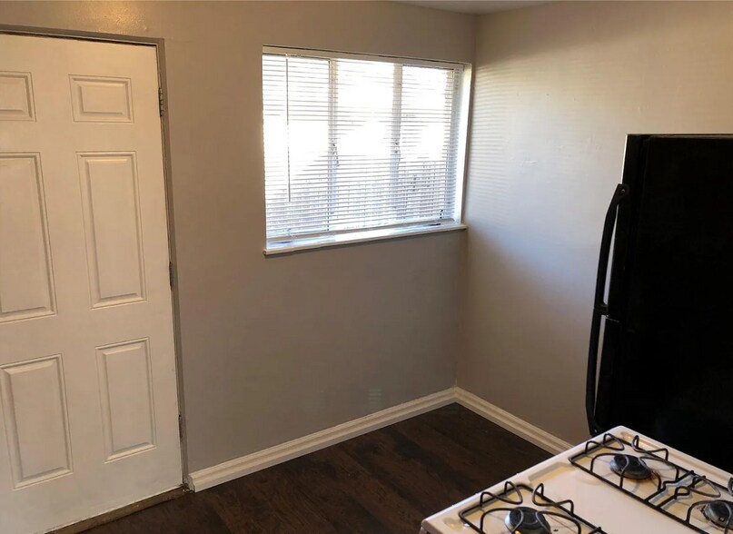 More Photos Of 1143 Akron St, Aurora Apartments For Sale