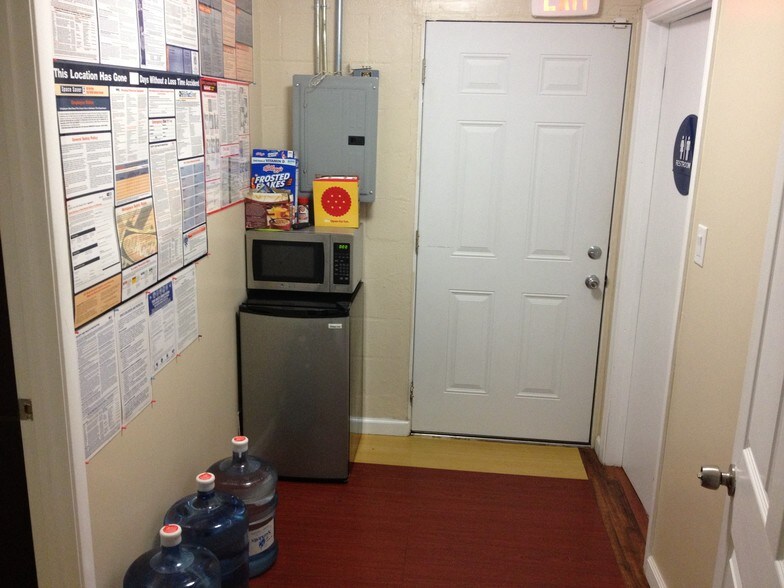 More Photos Of 912-914 S Victory Blvd, Burbank Storefront Retail Office For Lease