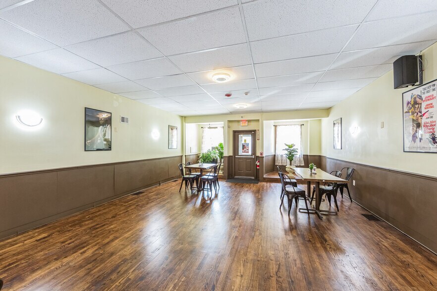 More Photos Of 211 Main St, Royersford Bar For Sale