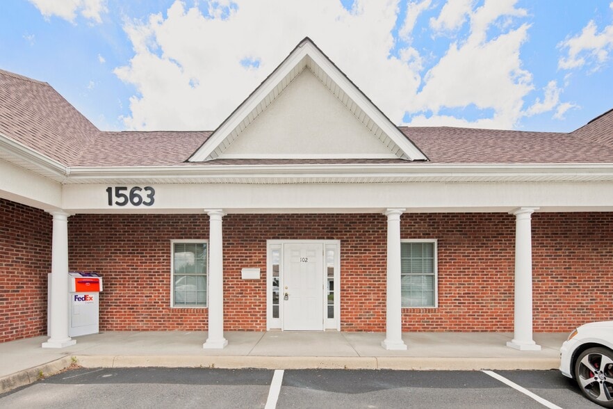 Primary Photo Of 1569 Jefferson Hwy, Fishersville Office For Lease