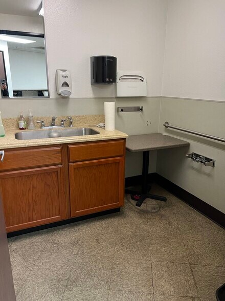 More Photos Of 1461 S Balboa Ave, Ontario Warehouse For Lease