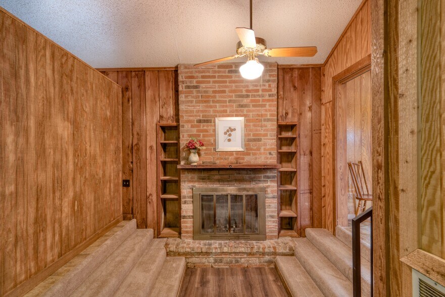 More Photos Of 508 N Lee St, Round Rock Office For Sale