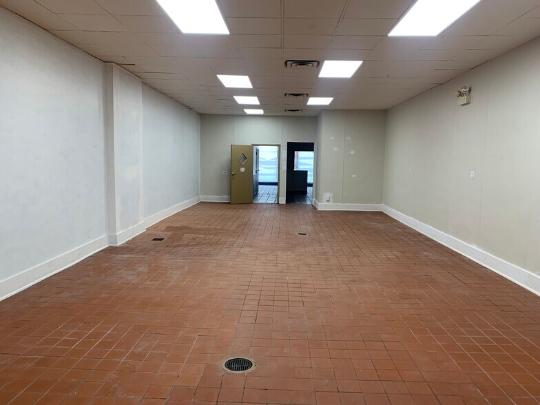 More Photos Of 1733-1739 N Harlem Ave, Chicago Storefront For Lease
